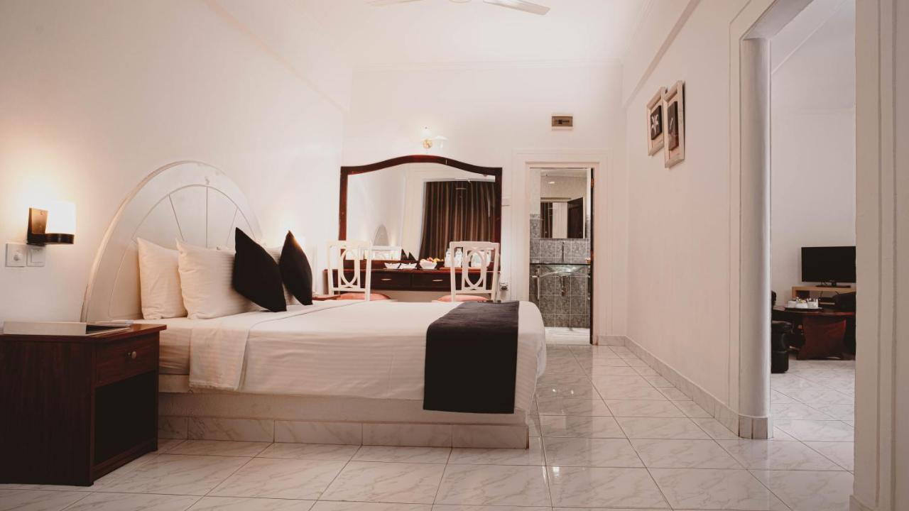 Camelot Beach Hotel Негомбо Екстер'єр фото