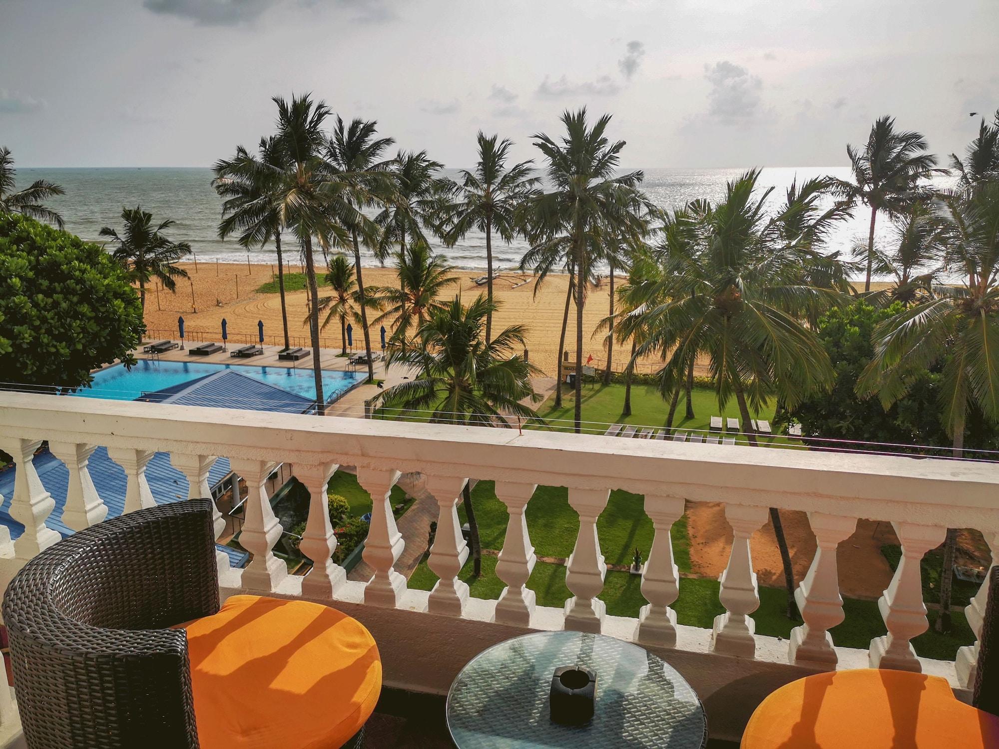 Camelot Beach Hotel Негомбо Екстер'єр фото
