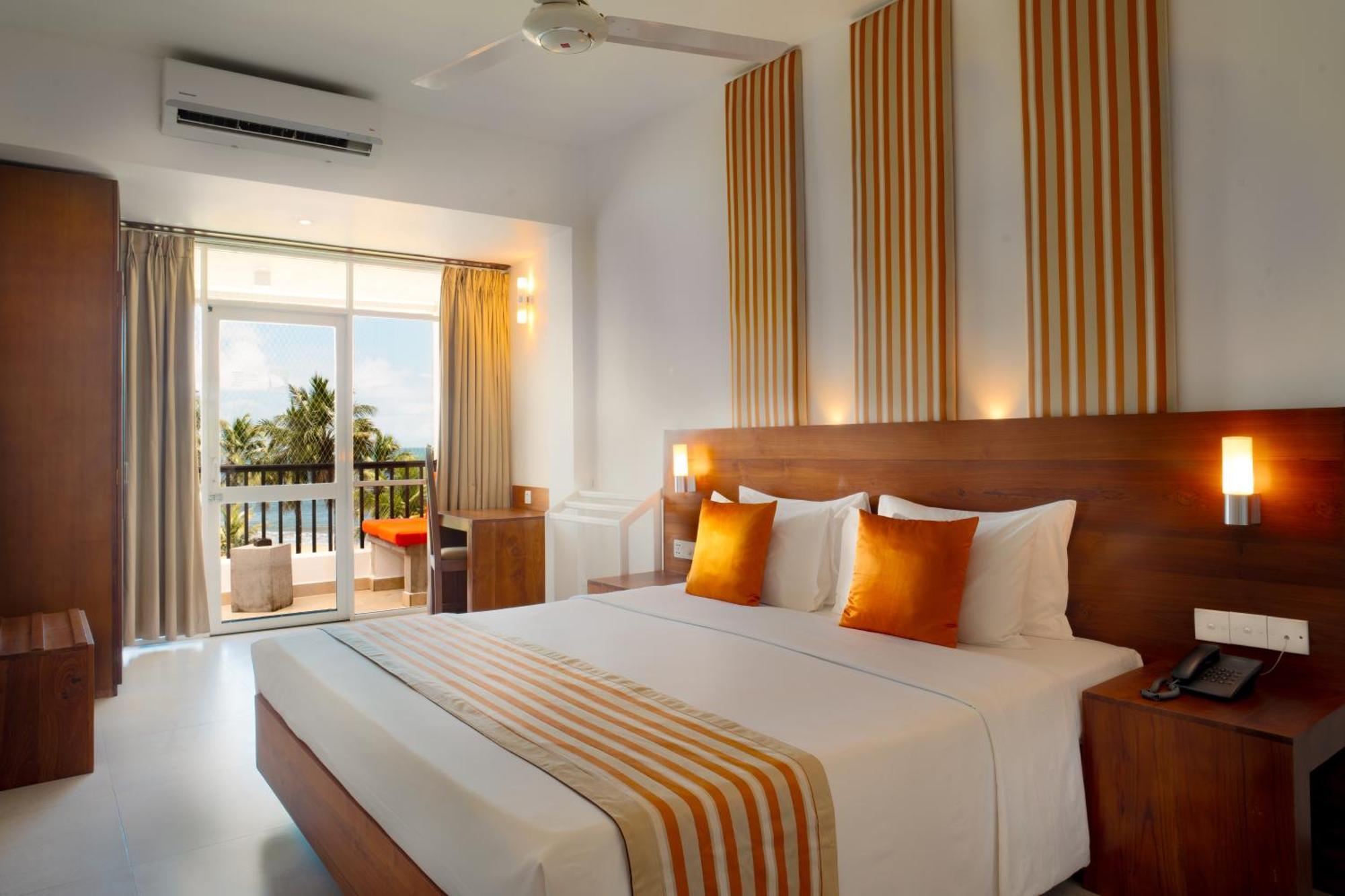 Camelot Beach Hotel Негомбо Екстер'єр фото
