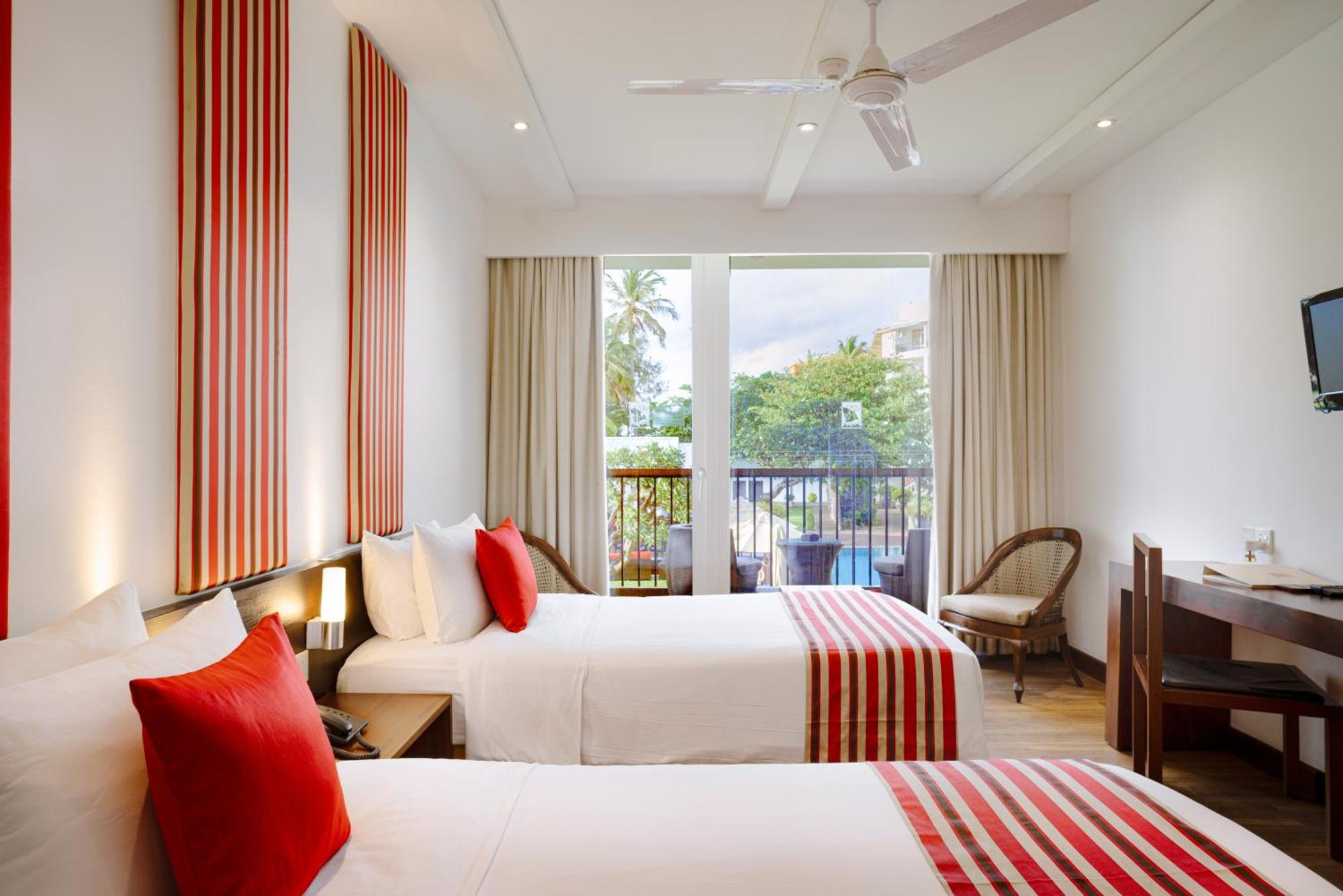Camelot Beach Hotel Негомбо Екстер'єр фото