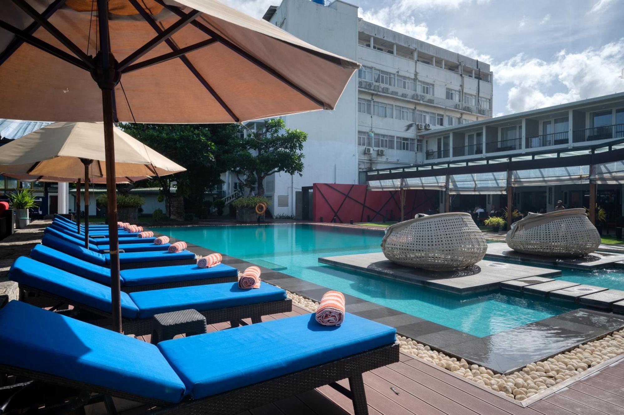 Camelot Beach Hotel Негомбо Екстер'єр фото