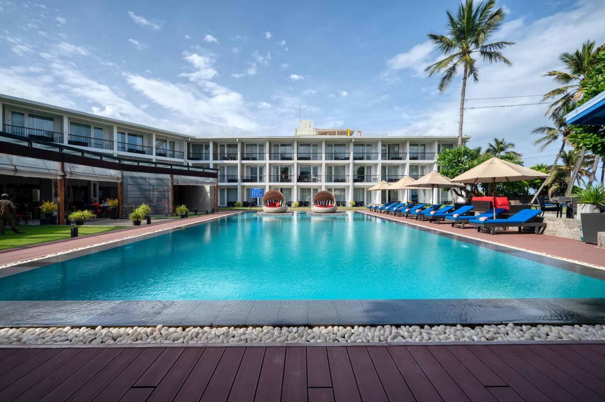 Camelot Beach Hotel Негомбо Екстер'єр фото