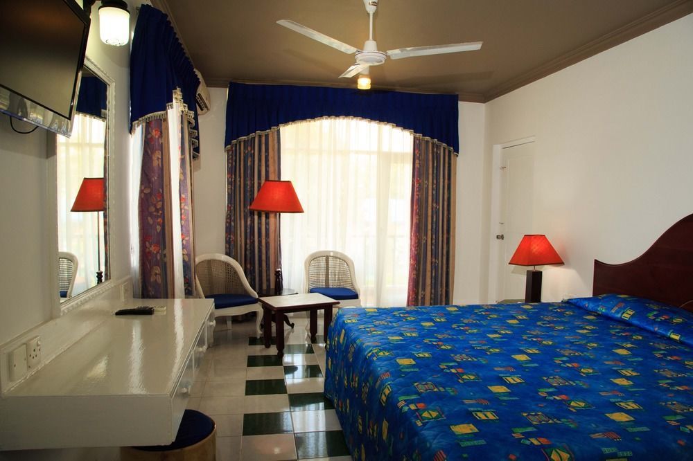 Camelot Beach Hotel Негомбо Екстер'єр фото