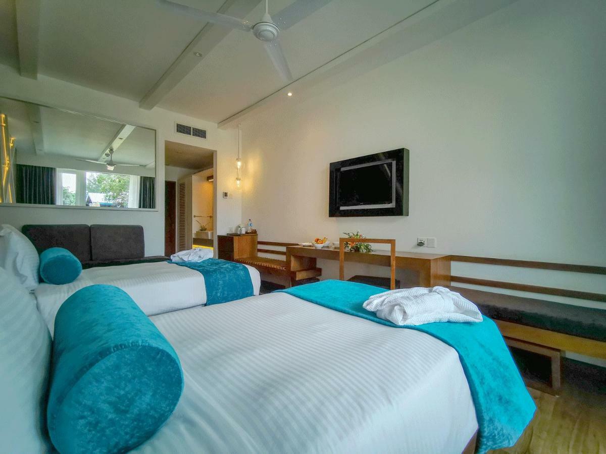 Camelot Beach Hotel Негомбо Екстер'єр фото